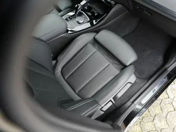 BMW X4 xDrive20i M-Sport AHK PANO ACC KoZg HuD Laser