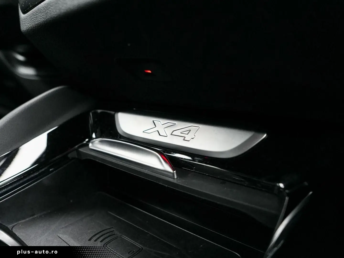 BMW X4 xDrive20i M-Sport AHK PANO ACC KoZg HuD Laser