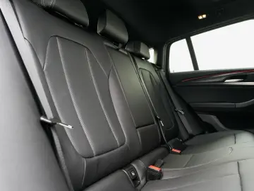 BMW X4 xDrive20i M-Sport AHK PANO ACC KoZg HuD Laser