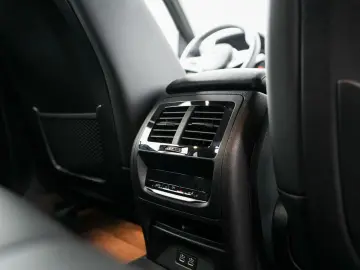 BMW X4 xDrive20i M-Sport AHK PANO ACC KoZg HuD Laser