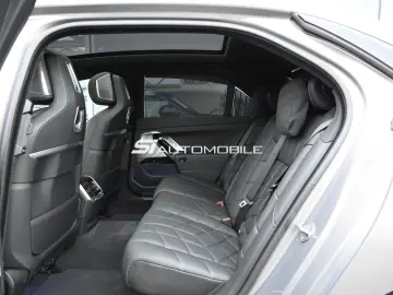 BMW 750e xDrive M-Sport  SHADOW EXEC.DRIVE INTEGRAL