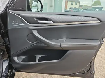 BMW X4 xDrive20i Live Cockpit Plus   M SPORT Paket