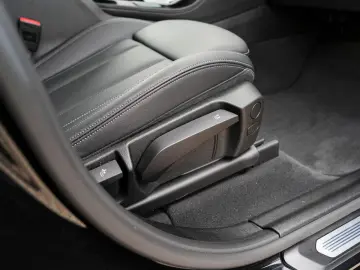 BMW X4 xDrive20d M-Sport AHK PANO ACC Laser HuD KoZg