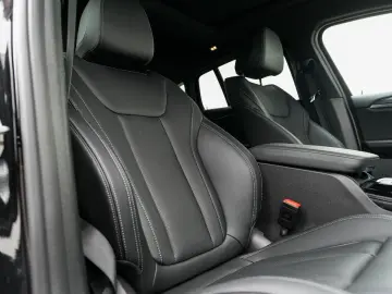 BMW X4 xDrive20d M-Sport AHK PANO ACC Laser HuD KoZg