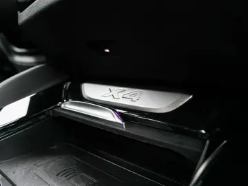 BMW X4 xDrive20d M-Sport AHK PANO ACC Laser HuD KoZg