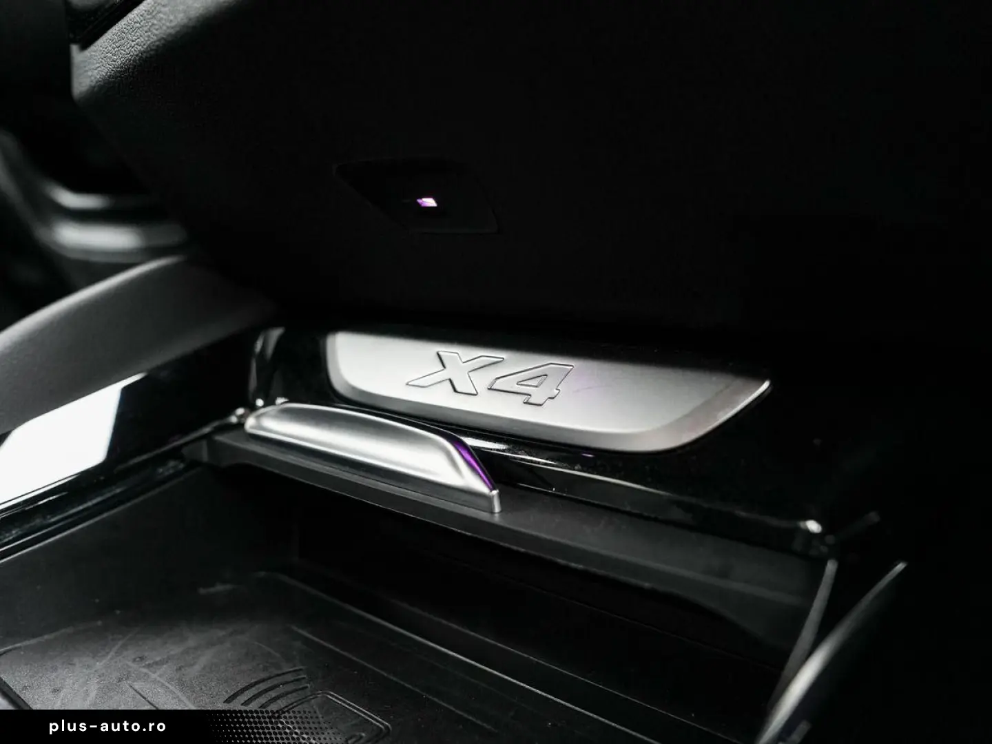 BMW X4 xDrive20d M-Sport AHK PANO ACC Laser HuD KoZg