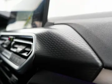 BMW X4 xDrive20d M-Sport AHK PANO ACC Laser HuD KoZg