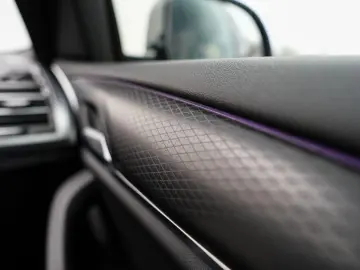 BMW X4 xDrive20d M-Sport AHK PANO ACC Laser HuD KoZg