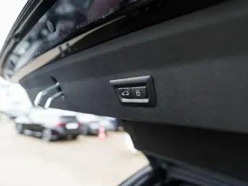 BMW X4 xDrive20d M-Sport AHK PANO ACC Laser HuD KoZg