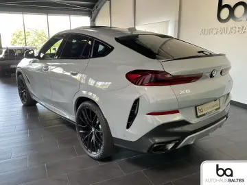 BMW X6 xDrive 30d M Sport 22  Pano HK DrivPro Luft A