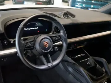 PORSCHE Cayenne E-Hybrid Beifahrer-Display
