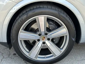 PORSCHE Cayenne III E-Hybrid PHEV 21 8 kWh Aut.