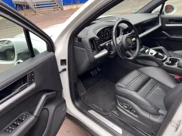 PORSCHE Cayenne S E-Hybrid Sport Design · PDCC · Inno