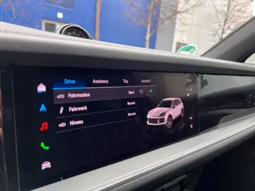 PORSCHE Cayenne S E-Hybrid Sport Design · PDCC · Inno