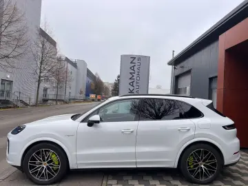 PORSCHE Cayenne S E-Hybrid Sport Design · PDCC · Inno