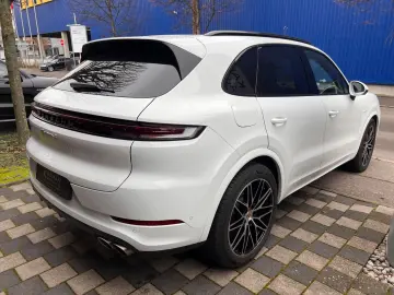 PORSCHE Cayenne S E-Hybrid Sport Design · PDCC · Inno