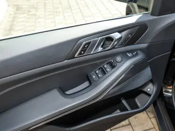 BMW X5 xDrive45e HUD AHK RFK NAVI LED Laser PDC V H