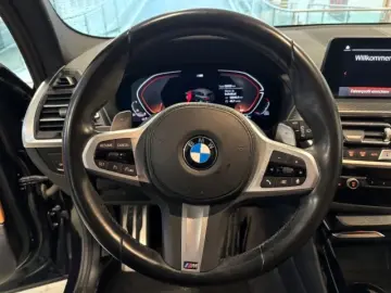 BMW X3 xDrive 20i Sportpaket Panorama Navi Digitales