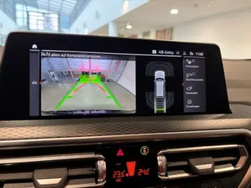 BMW X3 xDrive 20i Sportpaket Panorama Navi Digitales