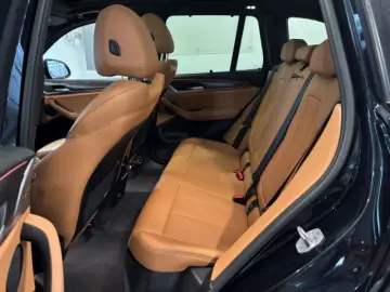 BMW X3 xDrive 20i Sportpaket Panorama Navi Digitales