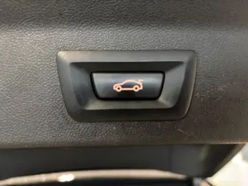 BMW X3 xDrive 20i Sportpaket Panorama Navi Digitales