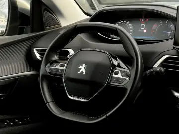 Peugeot 3008 Gen-Ii-2016