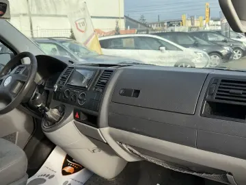 Volkswagen Transporter T5 2.5 TDI 131CP 2004