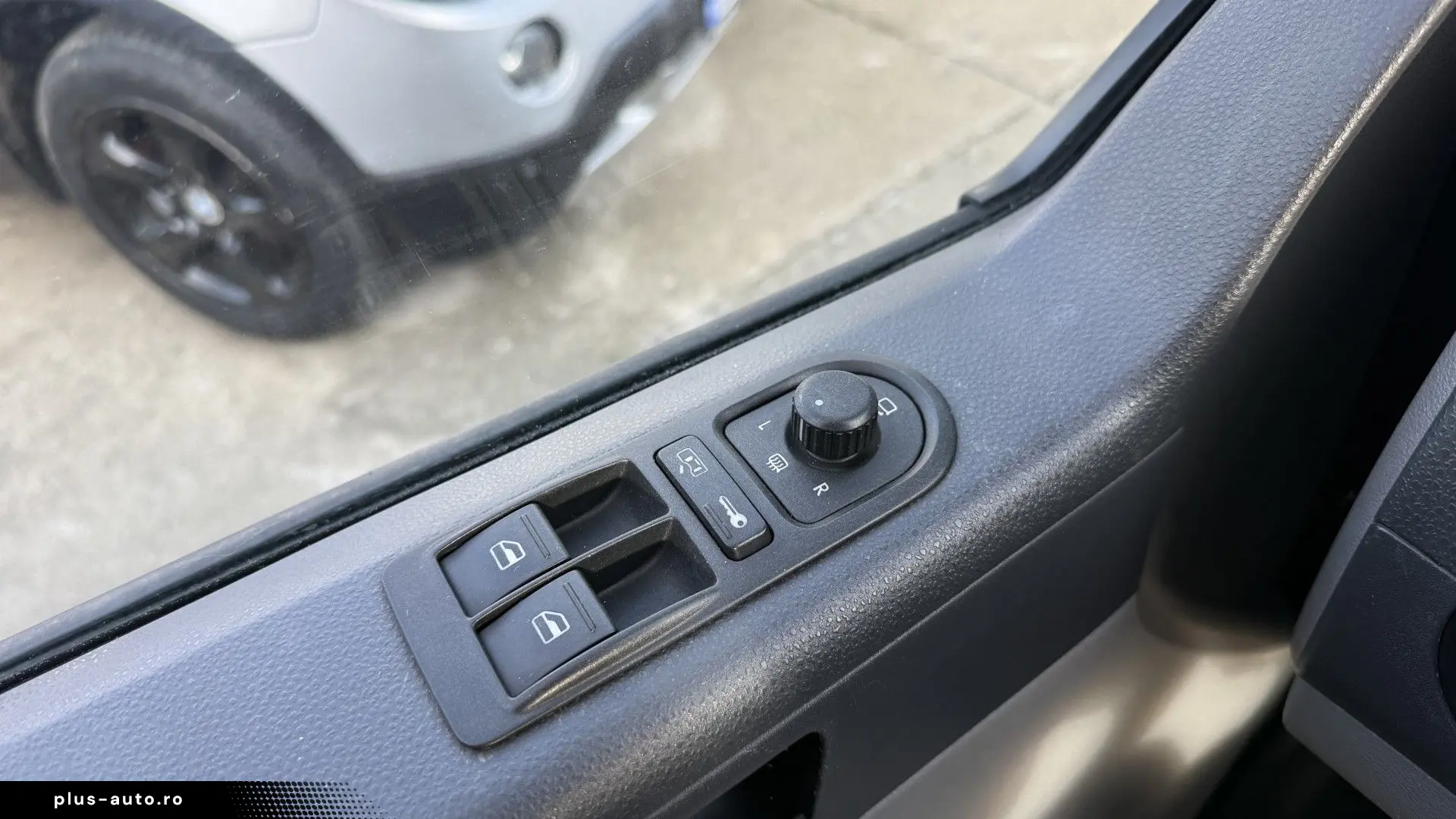 Volkswagen Transporter T5 2.5 TDI 131CP 2004