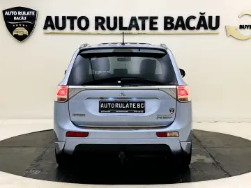 Mitsubishi Outlander 2.0 Plug-In Hybrid 4x4 200CP Automata 2