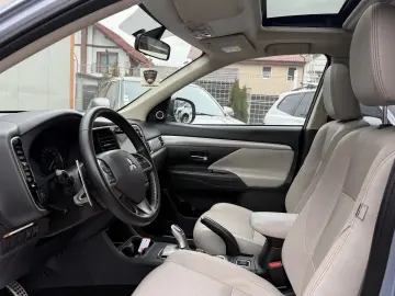 Mitsubishi Outlander 2.0 Plug-In Hybrid 4x4 200CP Automata 2