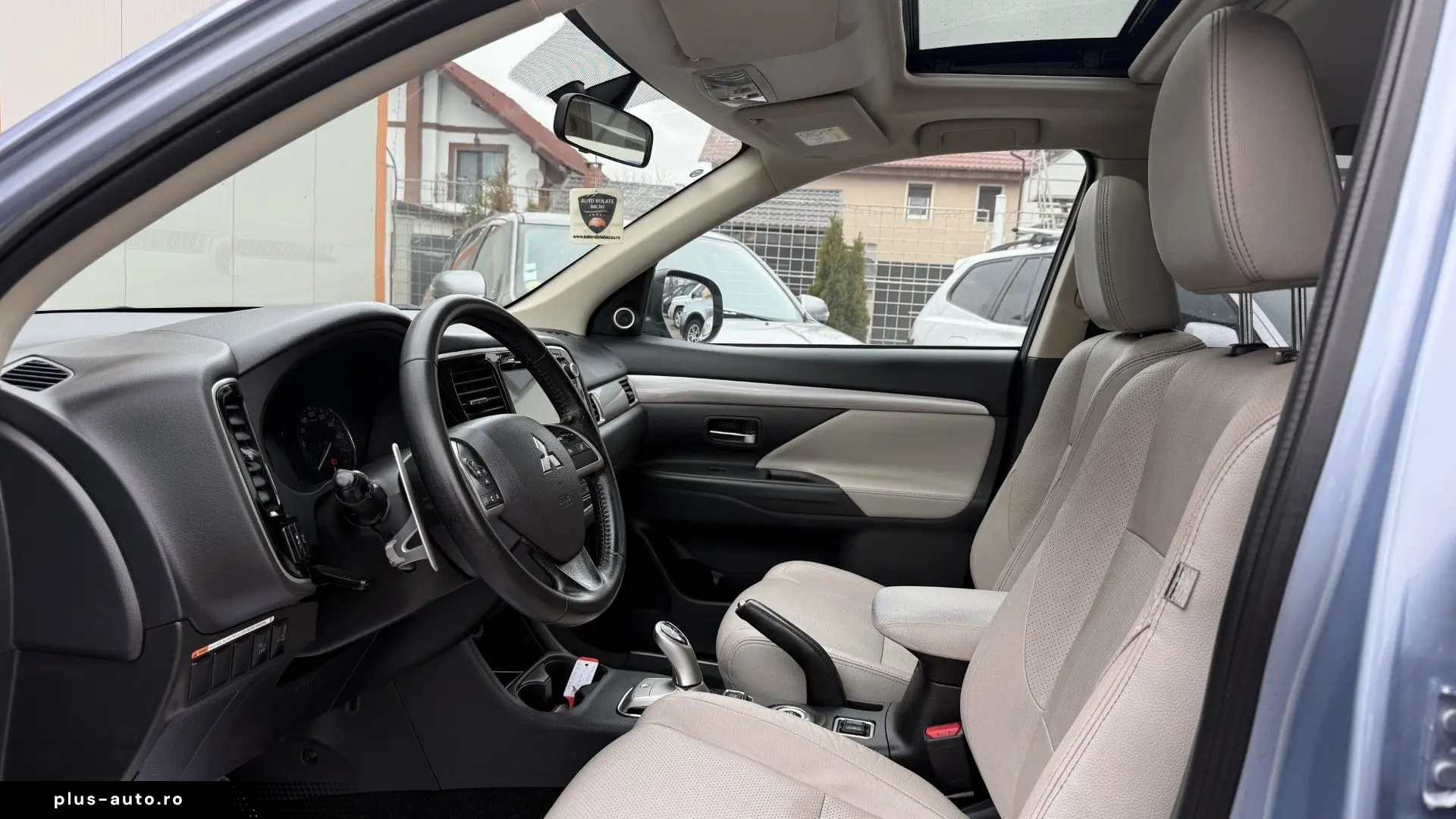 Mitsubishi Outlander 2.0 Plug-In Hybrid 4x4 200CP Automata 2