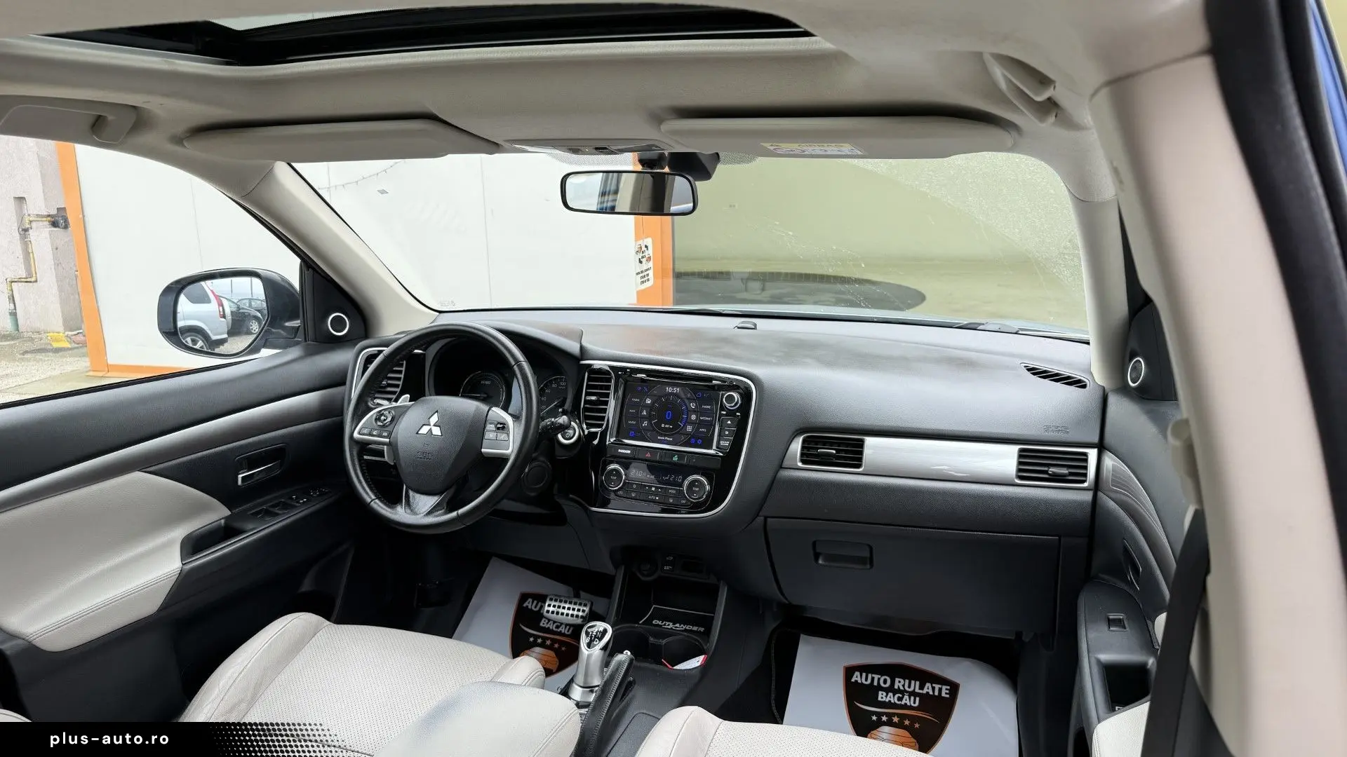 Mitsubishi Outlander 2.0 Plug-In Hybrid 4x4 200CP Automata 2