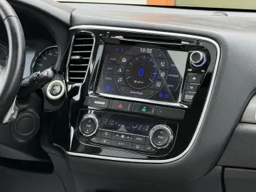 Mitsubishi Outlander 2.0 Plug-In Hybrid 4x4 200CP Automata 2