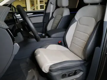 VW Touareg 3.0TDI R-Line Black Style Pano StdHz HuD