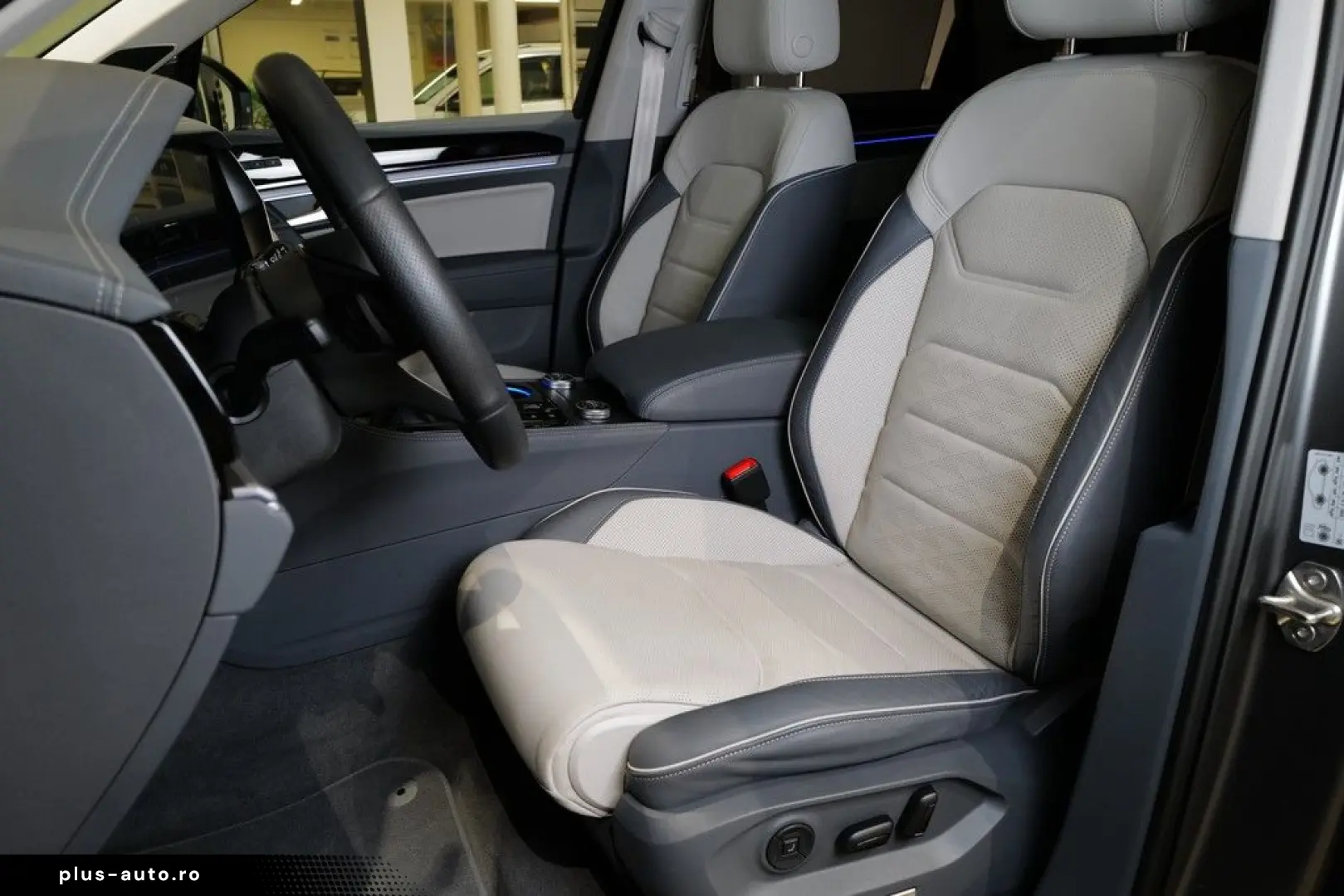 VW Touareg 3.0TDI R-Line Black Style Pano StdHz HuD