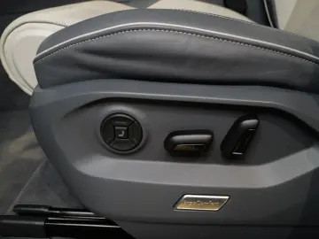 VW Touareg 3.0TDI R-Line Black Style Pano StdHz HuD