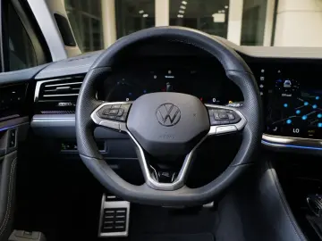 VW Touareg 3.0TDI R-Line Black Style Pano StdHz HuD