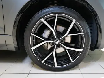 VW Touareg 3.0TDI R-Line Black Style Pano StdHz HuD