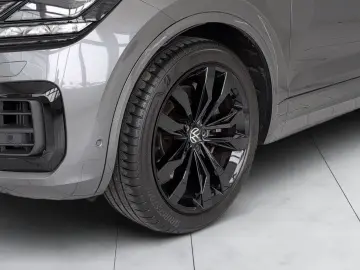 VW Touareg R Line AHK Luft Black Sthzg 21  IQ-Matri