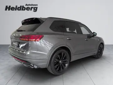 VW Touareg R Line AHK Luft Black Sthzg 21  IQ-Matri