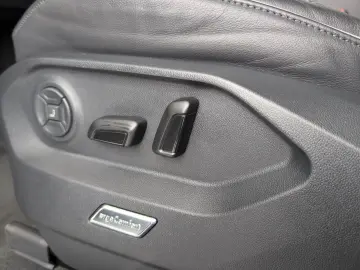 VW Touareg R Line AHK Luft Black Sthzg 21  IQ-Matri