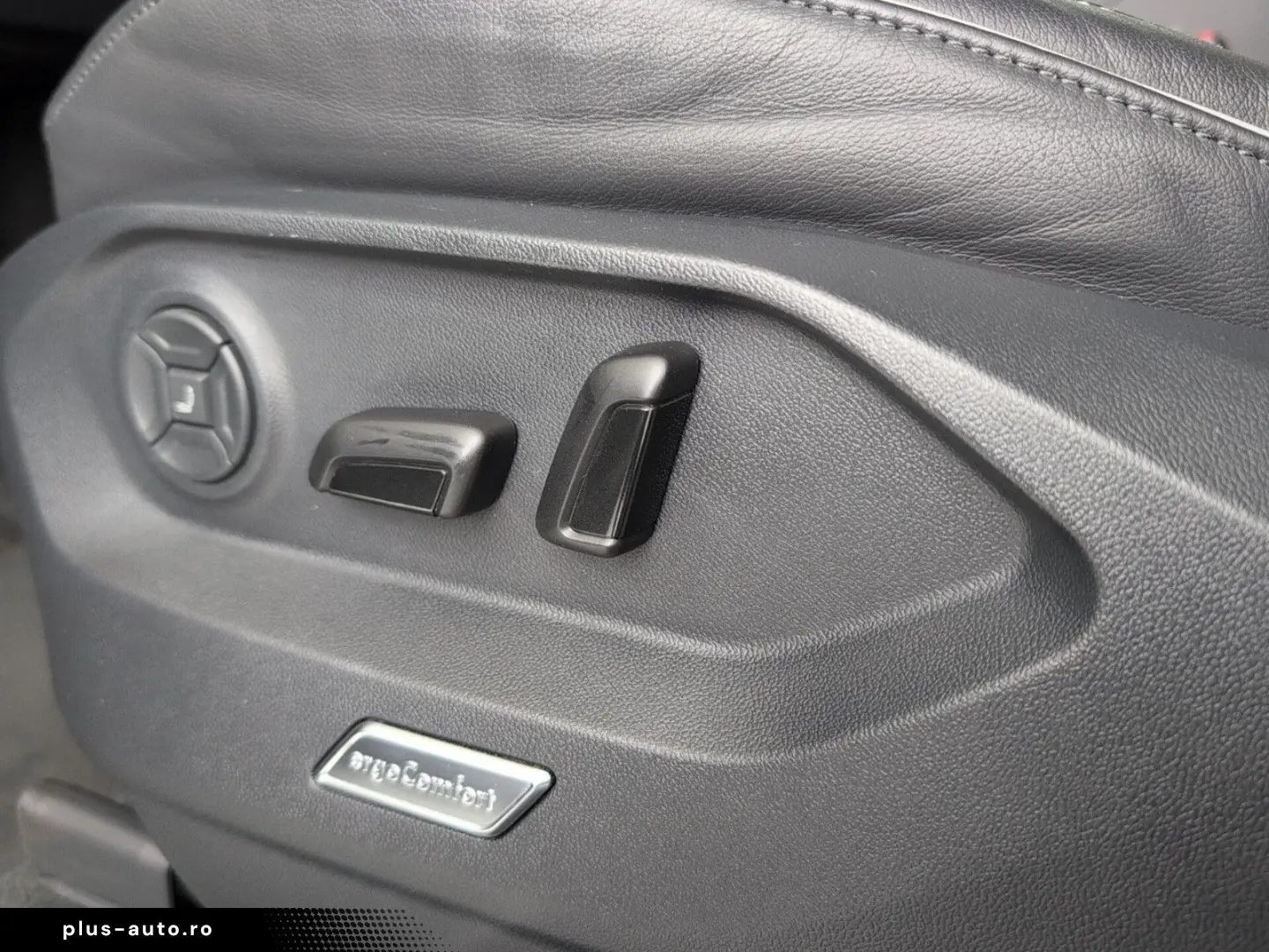 VW Touareg R Line AHK Luft Black Sthzg 21  IQ-Matri