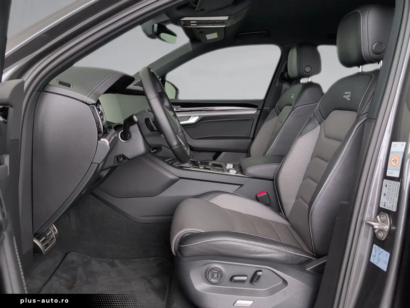 VW Touareg R Line AHK Luft Black Sthzg 21  IQ-Matri