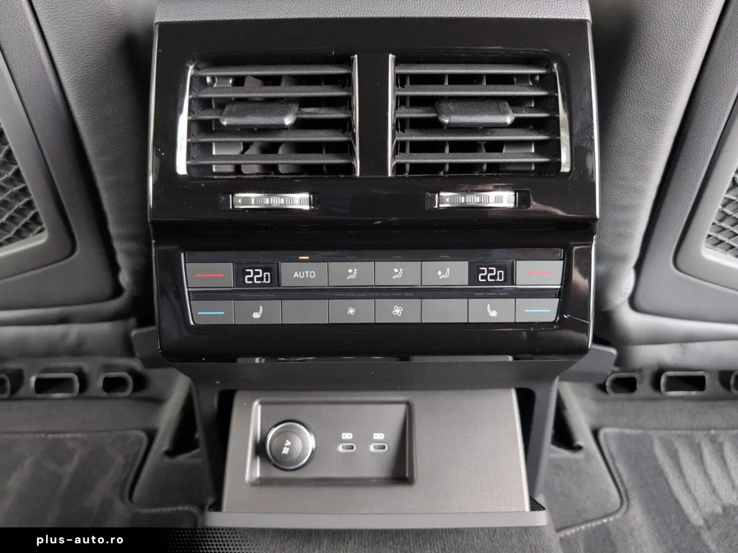 VW Touareg R Line AHK Luft Black Sthzg 21  IQ-Matri