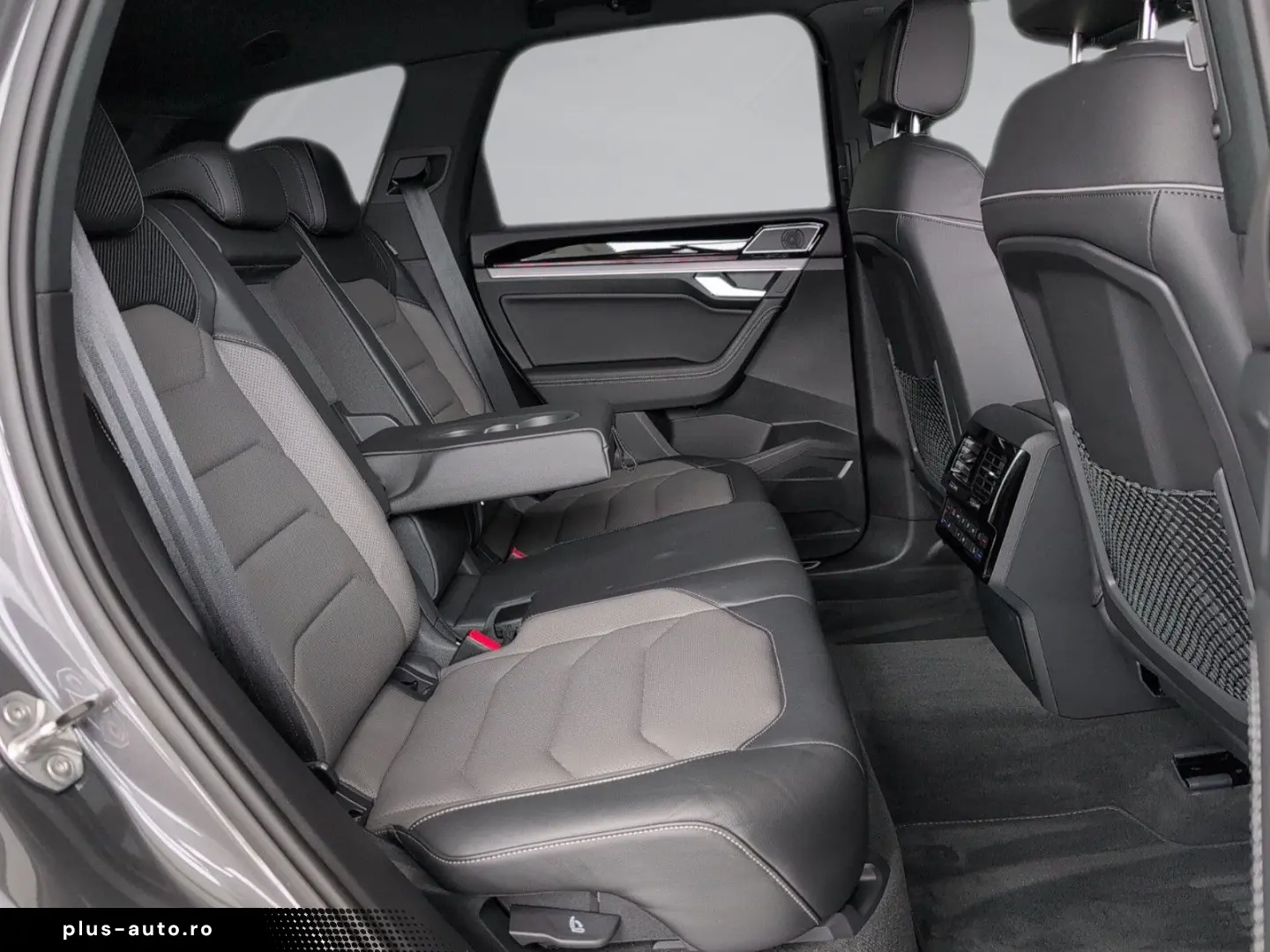 VW Touareg R Line AHK Luft Black Sthzg 21  IQ-Matri