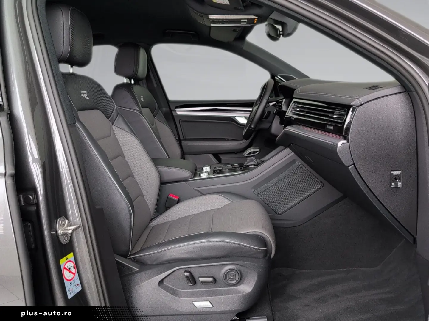 VW Touareg R Line AHK Luft Black Sthzg 21  IQ-Matri