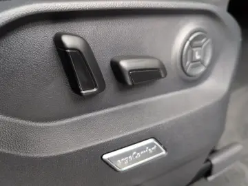 VW Touareg R Line AHK Luft Black Sthzg 21  IQ-Matri