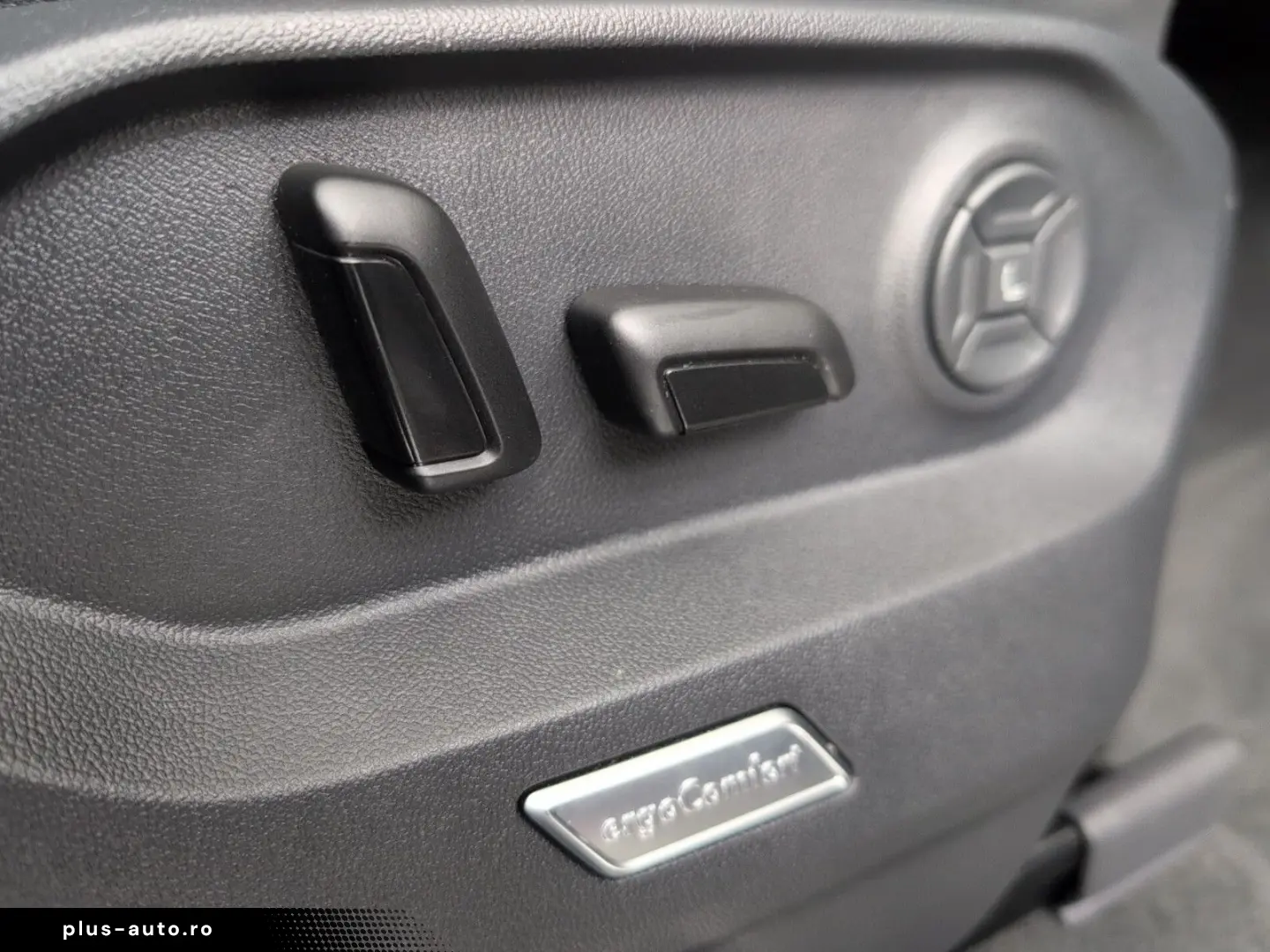 VW Touareg R Line AHK Luft Black Sthzg 21  IQ-Matri