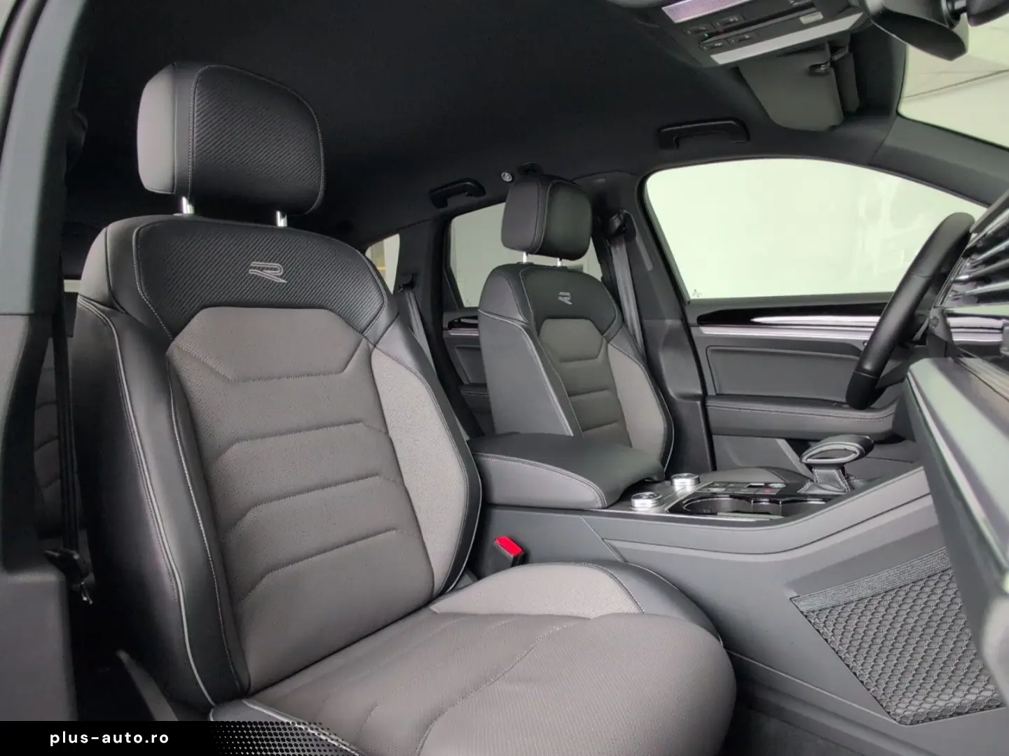 VW Touareg R Line AHK Luft Black Sthzg 21  IQ-Matri