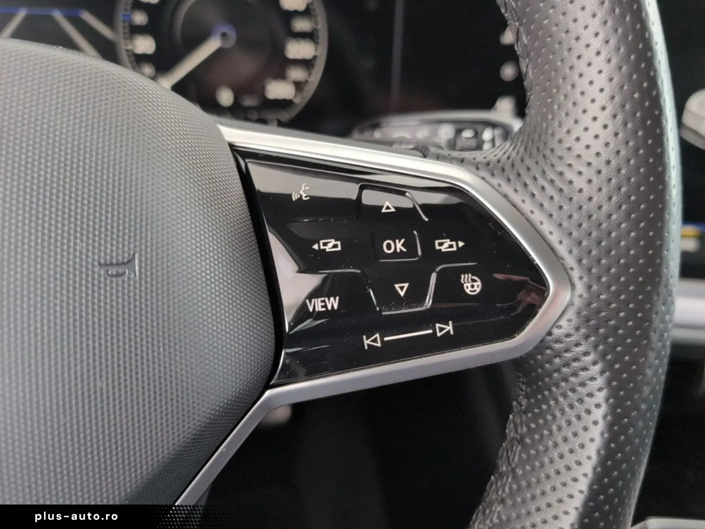 VW Touareg R Line AHK Luft Black Sthzg 21  IQ-Matri